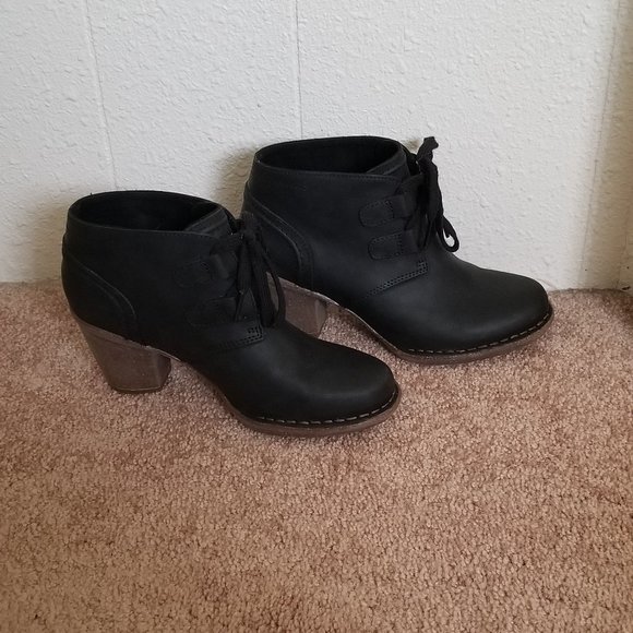 Clarks black leather lace up heeled ankle boots - Picture 2 of 5